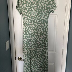 BloomChic Sage Green Sheath Dress with Short Raglan Sleeves and Crew Neck